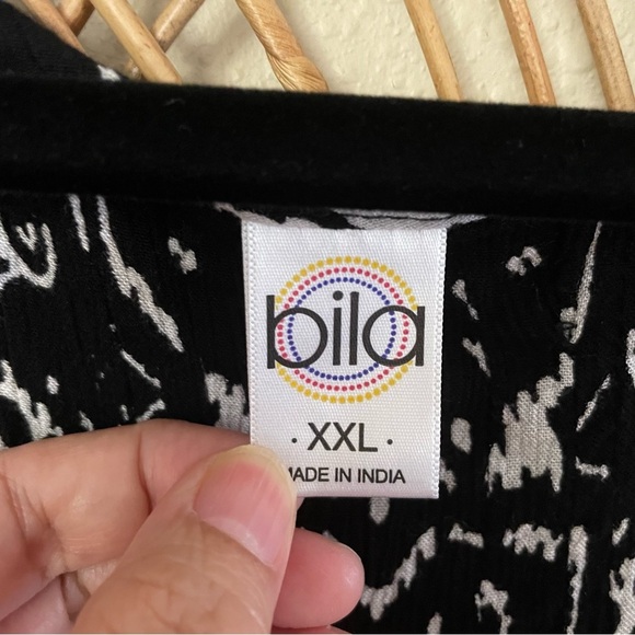 Bila Boho Print Top Blouse Black White Lace Trim Cold Shoulder Sz XXL B2 - Picture 3 of 11